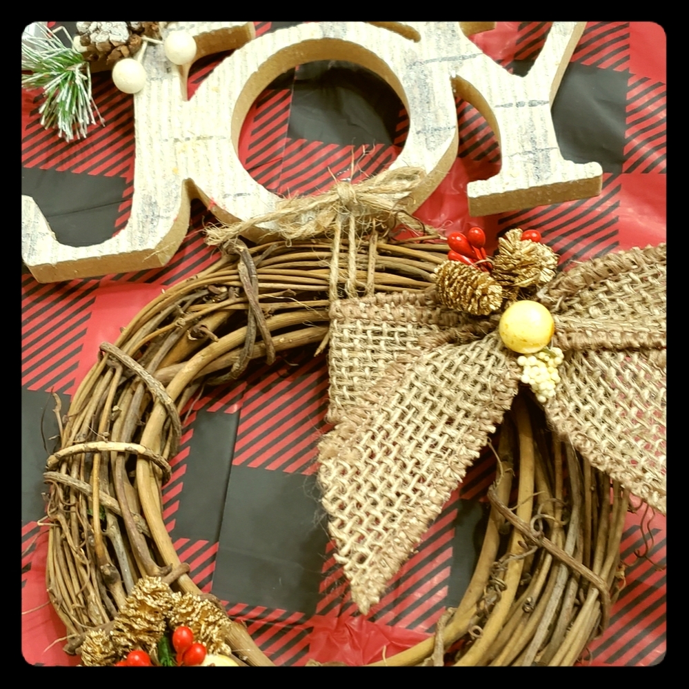 Wood wreath
